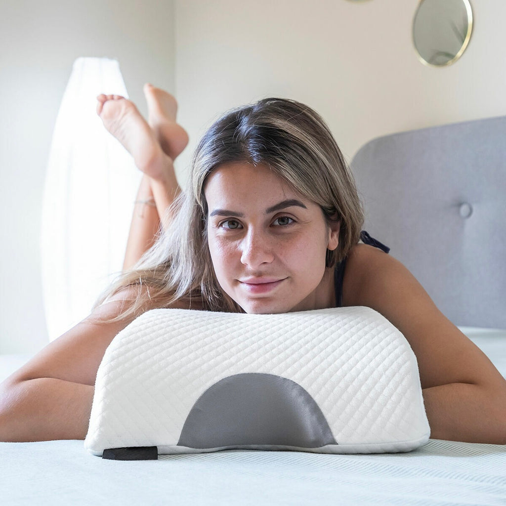 Oreiller à mémoire de forme ergonomique, gros plan sur la matière
