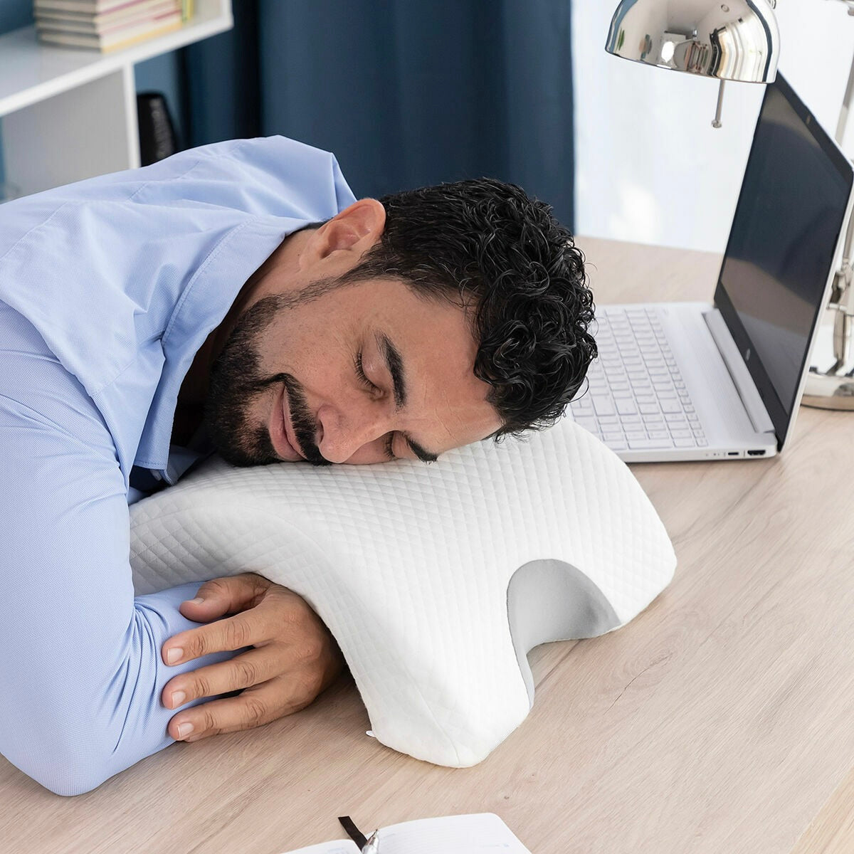 Oreiller à mémoire de forme ergonomique — oreiller
